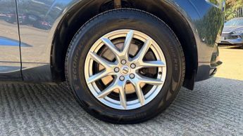 Volvo XC60 2.0 T5 [250] Momentum Pro 5dr AWD Geartronic