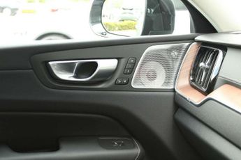 Volvo XC60 2.0 T8 [455] RC PHEV Ultimate Dark 5dr AWD Gtron