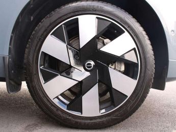 Volvo XC60 2.0 T8 [455] RC PHEV Ultimate Dark 5dr AWD Gtron