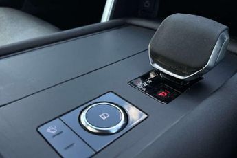 Land Rover Discovery 3.0 D300 R-Dynamic SE 5dr Auto
