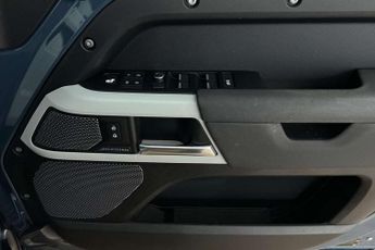 Land Rover Defender 2.0 D240 SE 110 5dr Auto [7 Seat]