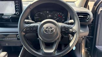 Toyota Yaris 1.5 Hybrid Icon 5dr CVT