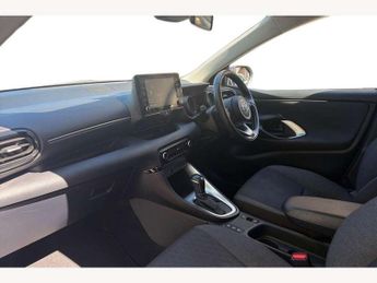 Toyota Yaris 1.5 Hybrid Design 5dr CVT