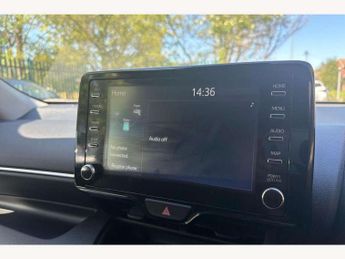 Toyota Yaris 1.5 Hybrid Design 5dr CVT