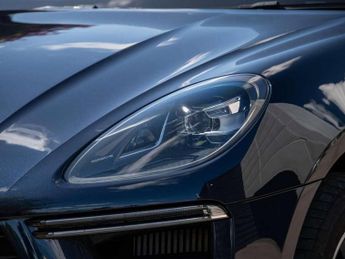 Porsche Macan Turbo 5dr PDK