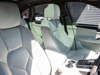 Porsche Macan Turbo 5dr PDK