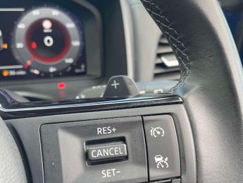 Nissan Qashqai 1.3 DiG-T MH 158 N-Connecta 5dr Xtronic