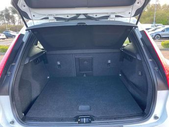 Volvo XC40 1.5 T3 [163] Momentum 5dr Geartronic