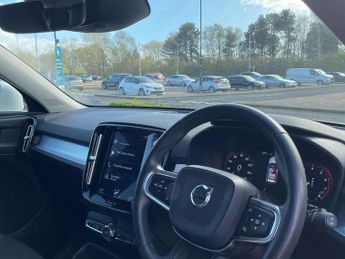 Volvo XC40 1.5 T3 [163] Momentum 5dr Geartronic