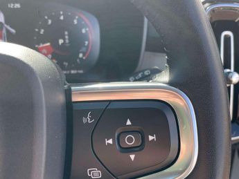 Volvo XC40 1.5 T3 [163] Momentum 5dr Geartronic