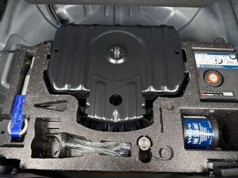 Volvo XC40 2.0 B4P Ultimate Dark 5dr Auto