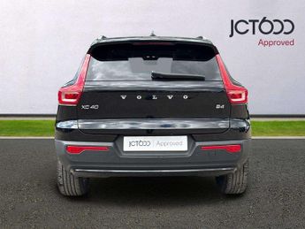 Volvo XC40 2.0 B4P Ultimate Dark 5dr Auto