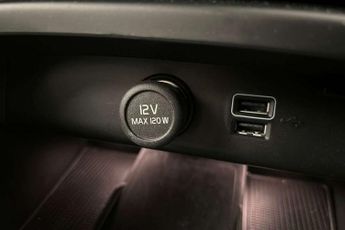 Volvo XC40 Recharge 1.5 T5 Recharge PHEV R DESIGN Pro 5dr Auto