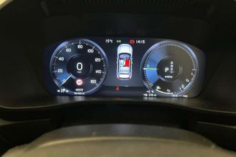 Volvo XC40 Recharge 1.5 T5 Recharge PHEV R DESIGN Pro 5dr Auto