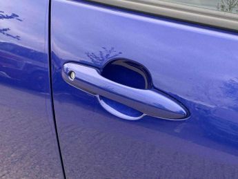 Toyota Yaris 1.5 Hybrid Design 5dr CVT