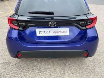 Toyota Yaris 1.5 Hybrid Design 5dr CVT