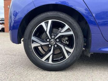 Toyota Yaris 1.5 Hybrid Design 5dr CVT
