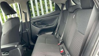 Toyota Yaris 1.5 Hybrid Design 5dr CVT