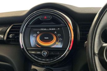 MINI Hatchback 1.5 Cooper 3dr Auto [Chili/Media Pack XL]