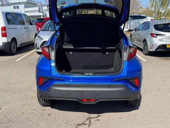 Toyota C-HR 1.8 Hybrid Design 5dr CVT
