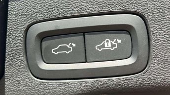 Volvo XC60 2.0 T8 455 PHEV Ultra Black Ed 5dr AWD Geartronic