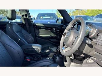MINI Hatchback 5dr 1.5 Cooper Exclusive 5dr Auto