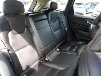 Volvo XC60 2.0 B4D Momentum 5dr AWD Geartronic