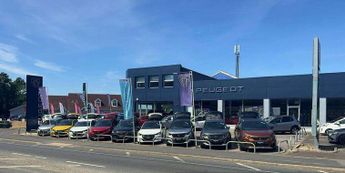 Peugeot 208 1.2 Hybrid 100 Allure 5dr e-DSC6