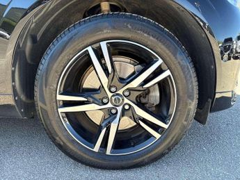 Volvo XC60 2.0 B4D R DESIGN 5dr AWD Geartronic