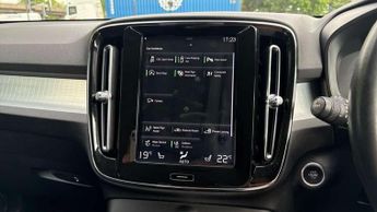 Volvo XC40 1.5 T3 [163] Momentum 5dr Geartronic