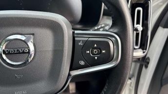 Volvo XC40 1.5 T3 [163] Momentum 5dr Geartronic