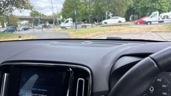 Volvo XC40 1.5 T3 [163] Momentum 5dr Geartronic