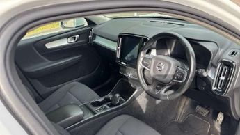 Volvo XC40 1.5 T3 [163] Momentum 5dr Geartronic