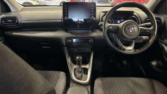 Toyota Yaris 1.5 Hybrid Design 5dr CVT