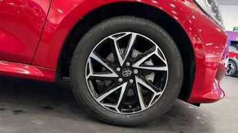 Toyota Yaris 1.5 Hybrid Design 5dr CVT