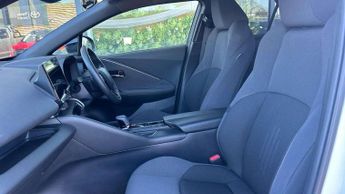 Toyota C-HR 2.0 PHEV Design 5dr CVT