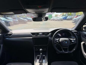 Skoda Superb 1.4 TSI iV Sport Line Plus DSG 5dr