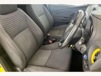 Toyota Yaris 1.5 Hybrid Yellow Edition 5dr CVT