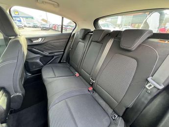 Ford Focus 1.0 EcoBoost 125 Titanium 5dr Auto