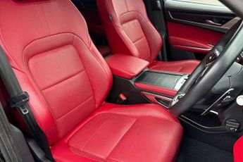 Jaguar F-Pace 2.0 D200 R-Dynamic Black 5dr Auto AWD