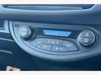 Toyota Yaris 1.5 Hybrid Icon 5dr CVT