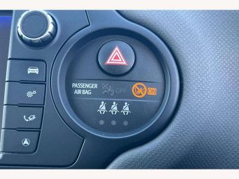 Toyota Yaris 1.5 Hybrid Icon 5dr CVT