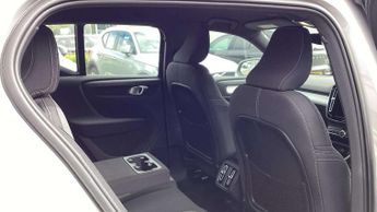 Volvo XC40 2.0 B3P Core 5dr Auto