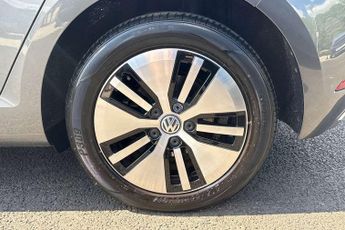 Volkswagen e-Golf 99kW e-Golf 35kWh 5dr Auto