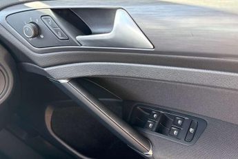 Volkswagen e-Golf 99kW e-Golf 35kWh 5dr Auto