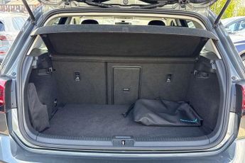 Volkswagen e-Golf 99kW e-Golf 35kWh 5dr Auto