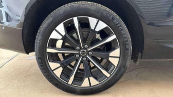 Volvo XC60 2.0 B5P Plus Dark 5dr AWD Geartronic