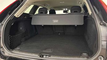 Volvo XC60 2.0 B5P Plus Dark 5dr AWD Geartronic