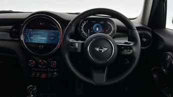 MINI Hatchback 1.5 Cooper Classic 5dr Auto [Comfort/Nav Pack]