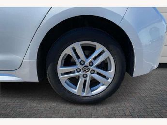 Toyota Corolla 1.8 VVT-i Hybrid Icon 5dr CVT